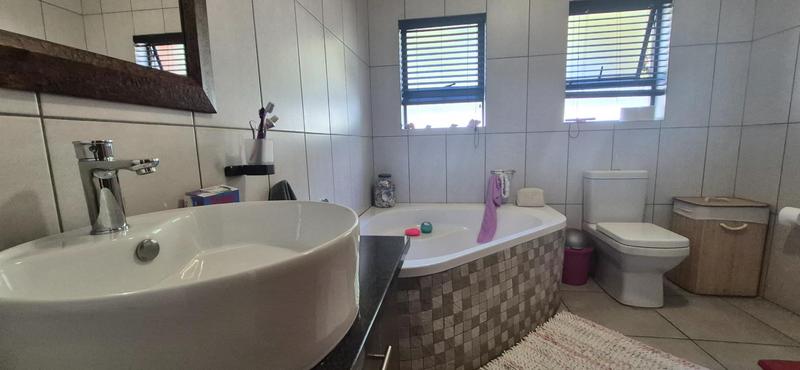 3 Bedroom Property for Sale in Midlands Estate Gauteng