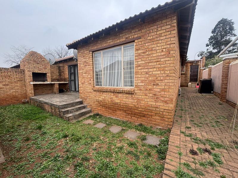 2 Bedroom Property for Sale in Newlands Gauteng