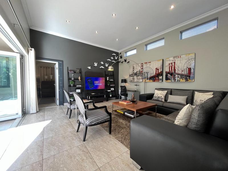 To Let 2 Bedroom Property for Rent in Waterkloof Ridge Gauteng