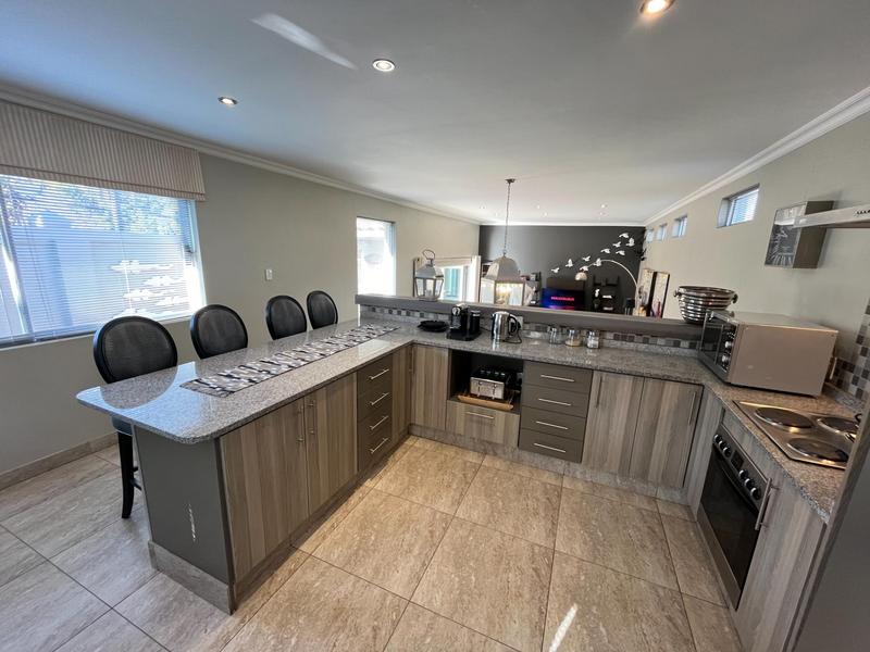 To Let 2 Bedroom Property for Rent in Waterkloof Ridge Gauteng