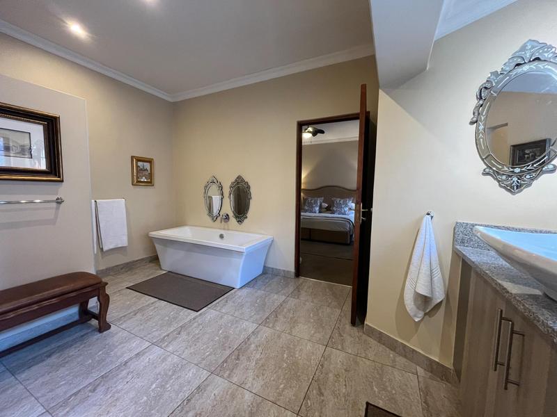 To Let 2 Bedroom Property for Rent in Waterkloof Ridge Gauteng