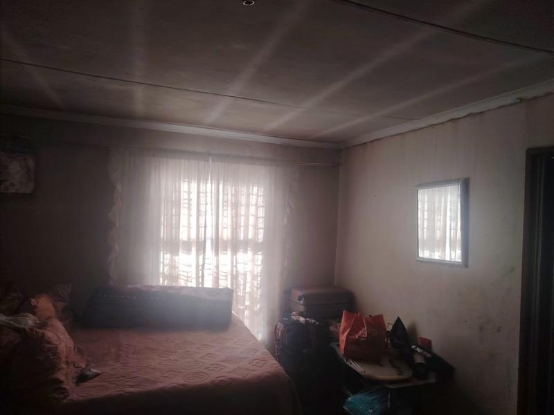 1 Bedroom Property for Sale in Etwatwa Gauteng