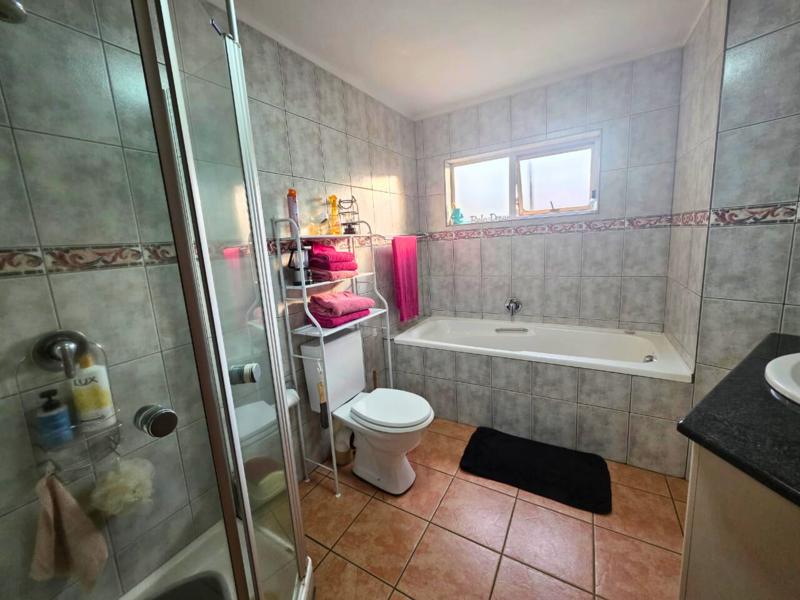 4 Bedroom Property for Sale in Blue Gill Estate Gauteng