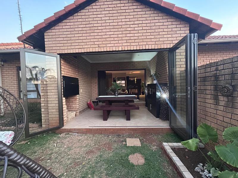 To Let 2 Bedroom Property for Rent in Willow Glen Gauteng