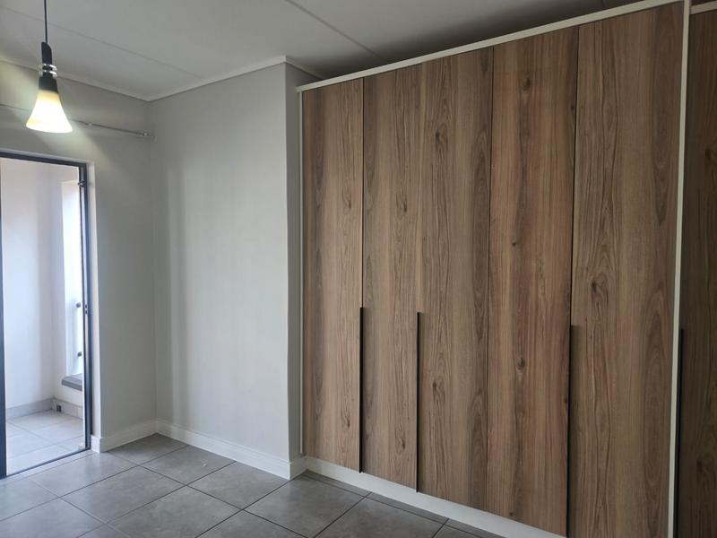 To Let 1 Bedroom Property for Rent in Waterfall Gauteng