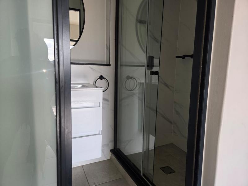 To Let 1 Bedroom Property for Rent in Waterfall Gauteng