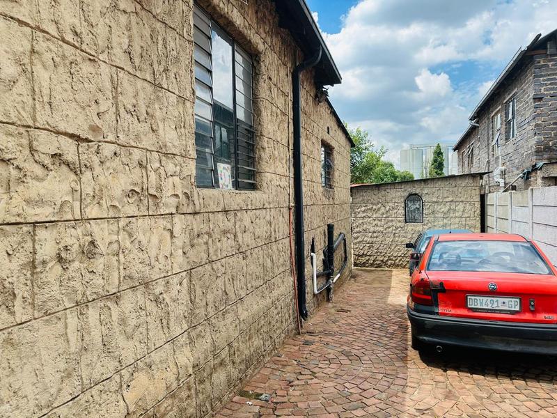11 Bedroom Property for Sale in Delville Gauteng