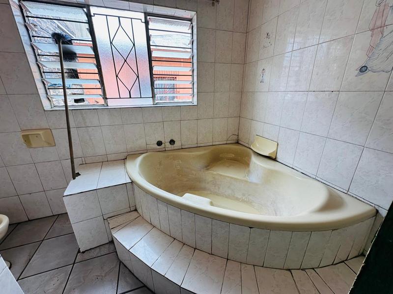 11 Bedroom Property for Sale in Delville Gauteng