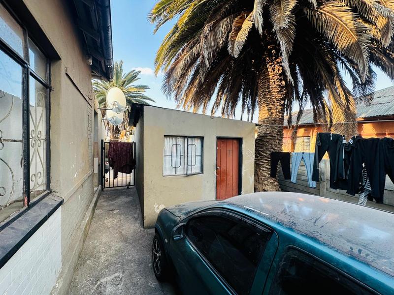 27 Bedroom Property for Sale in Delville Gauteng