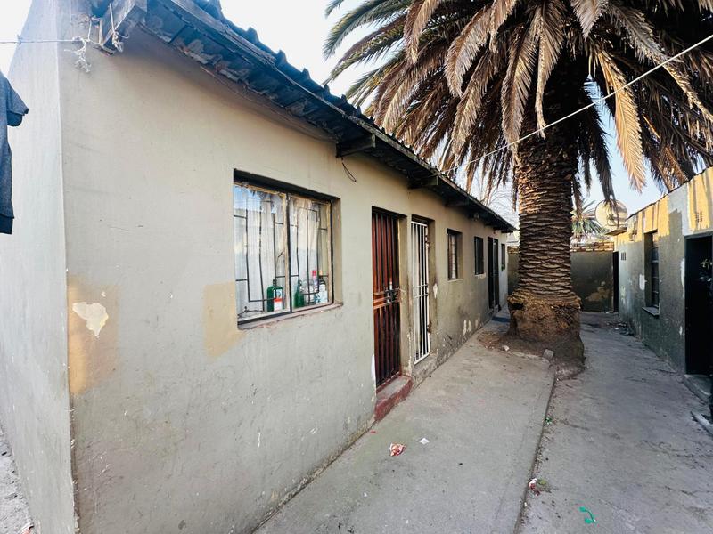 27 Bedroom Property for Sale in Delville Gauteng