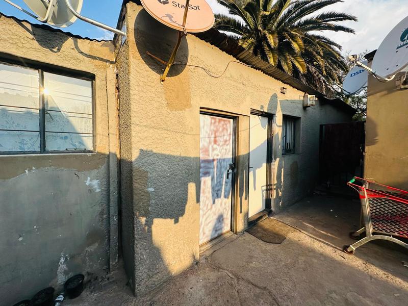 27 Bedroom Property for Sale in Delville Gauteng