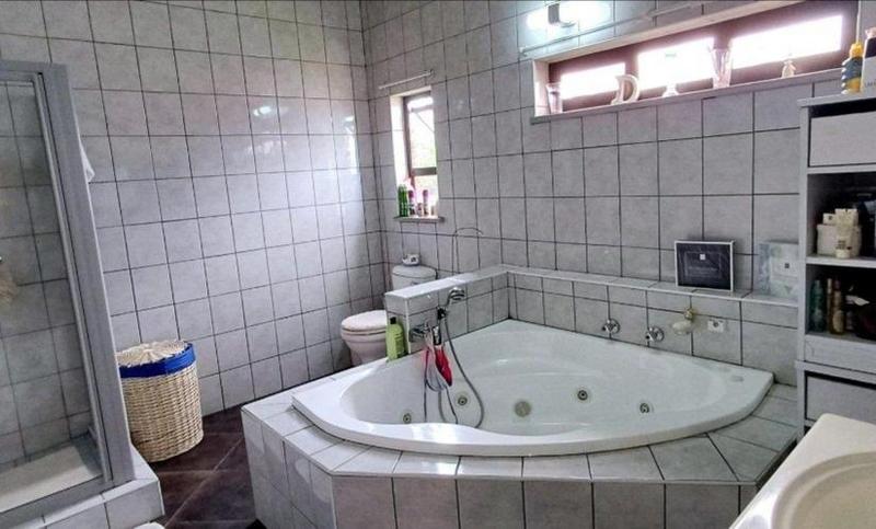 6 Bedroom Property for Sale in Fishers Hill Gauteng