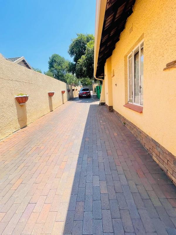 5 Bedroom Property for Sale in Lambton Gauteng