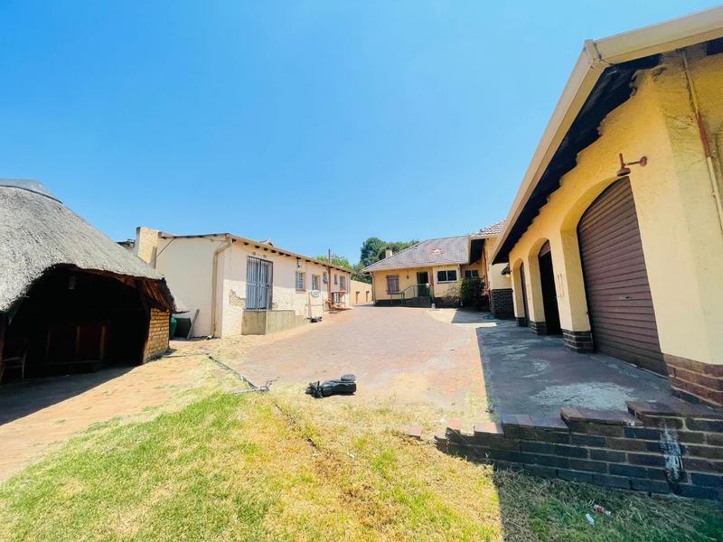 5 Bedroom Property for Sale in Lambton Gauteng