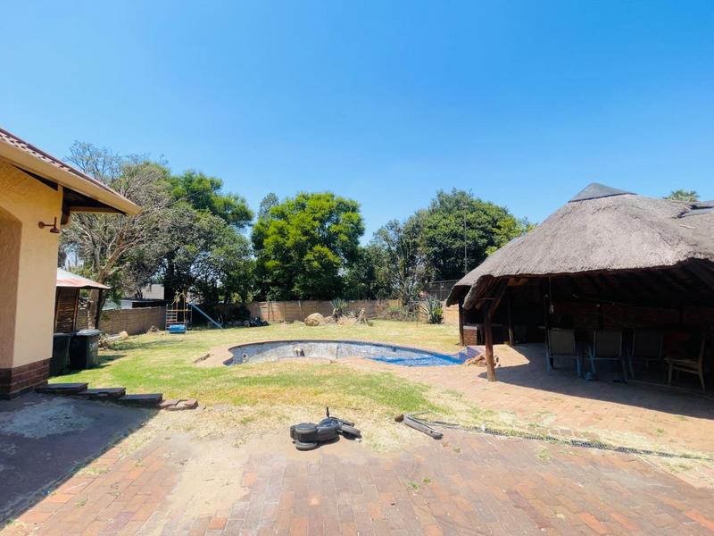 5 Bedroom Property for Sale in Lambton Gauteng