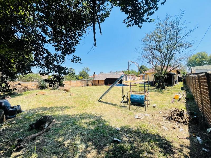 5 Bedroom Property for Sale in Lambton Gauteng