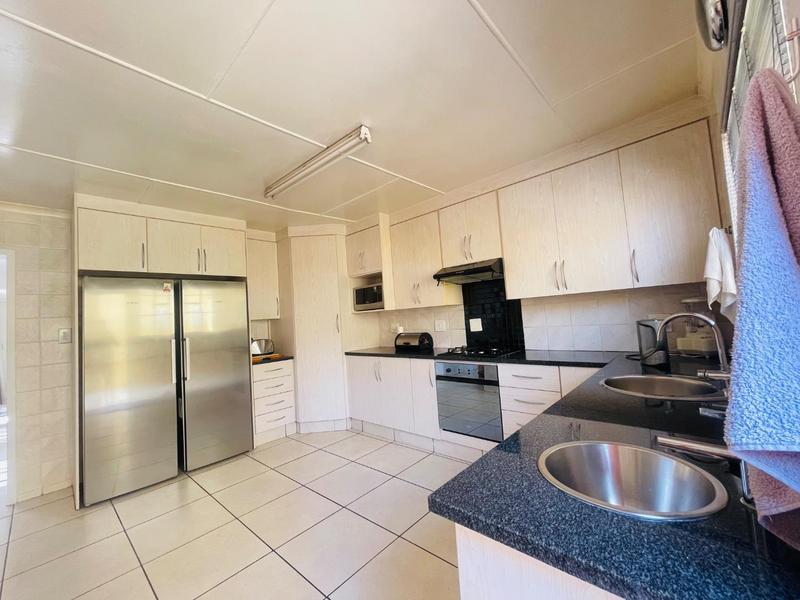 5 Bedroom Property for Sale in Primrose Gauteng