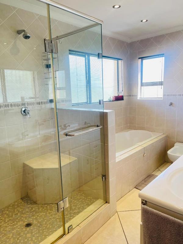 5 Bedroom Property for Sale in Primrose Gauteng
