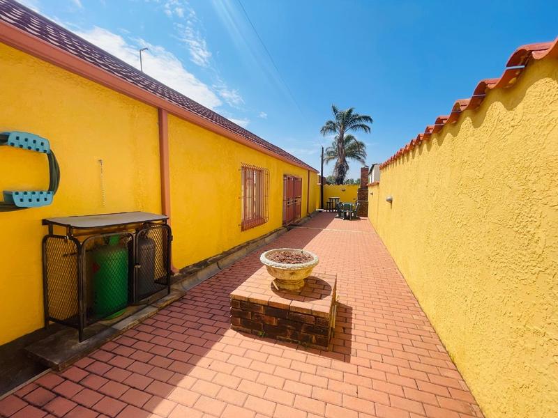 5 Bedroom Property for Sale in Primrose Gauteng
