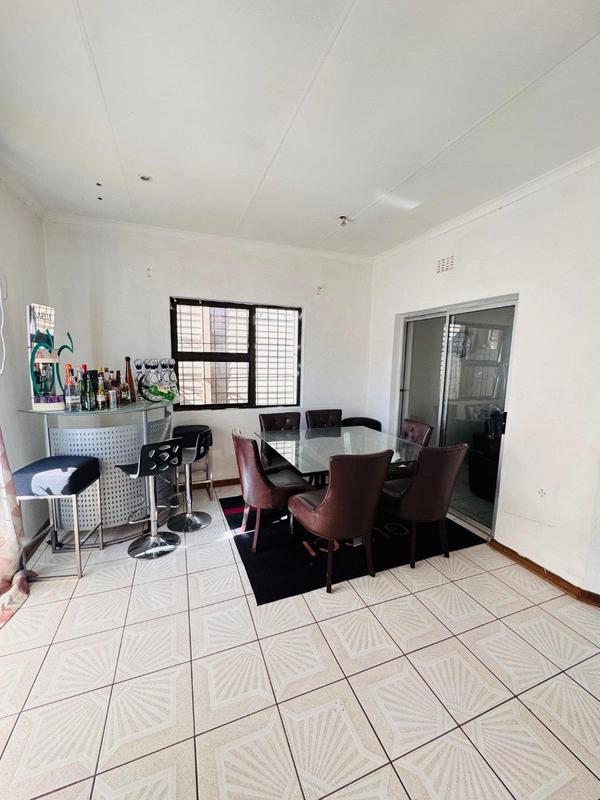 6 Bedroom Property for Sale in Sunnyridge Gauteng