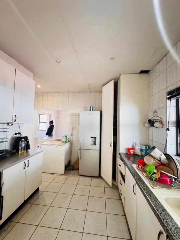 6 Bedroom Property for Sale in Sunnyridge Gauteng