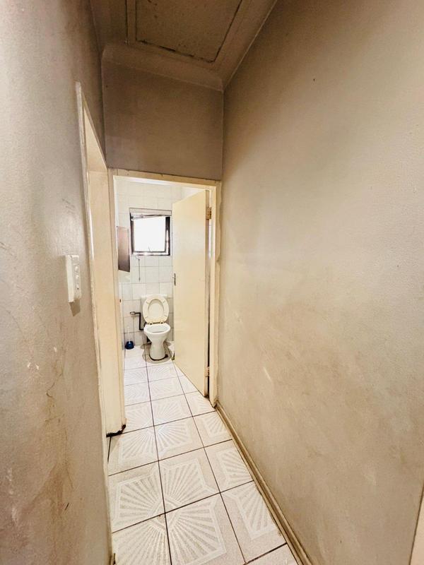 6 Bedroom Property for Sale in Sunnyridge Gauteng