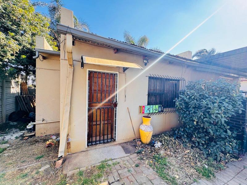 6 Bedroom Property for Sale in Sunnyridge Gauteng