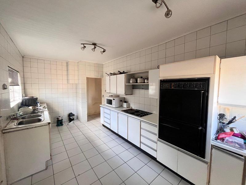 8 Bedroom Property for Sale in Wychwood Gauteng