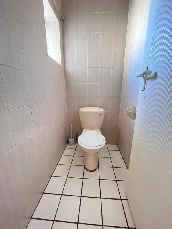8 Bedroom Property for Sale in Wychwood Gauteng