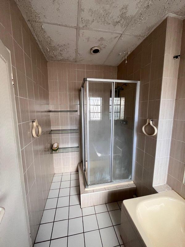 8 Bedroom Property for Sale in Wychwood Gauteng