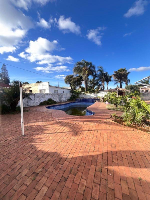 8 Bedroom Property for Sale in Wychwood Gauteng