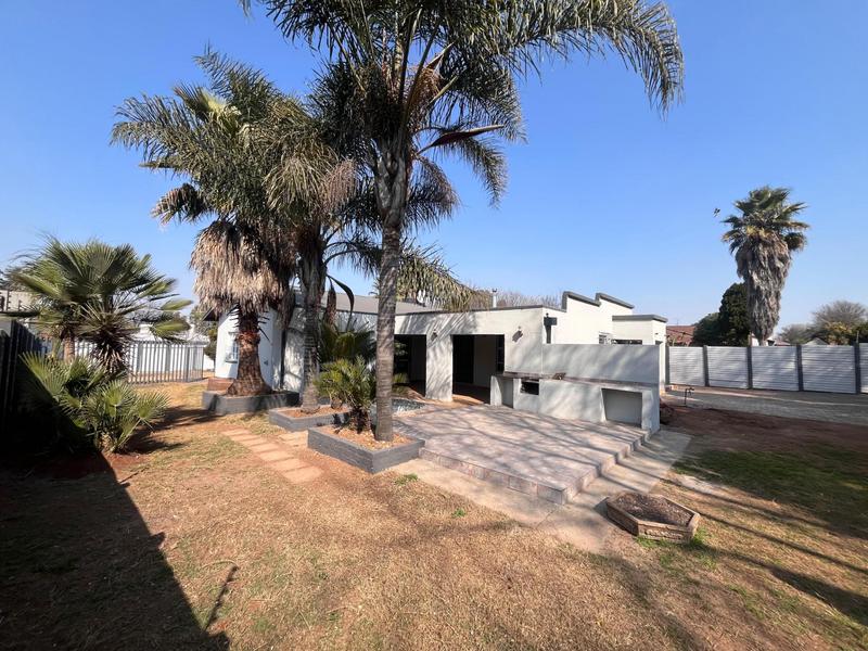 4 Bedroom Property for Sale in Wychwood Gauteng