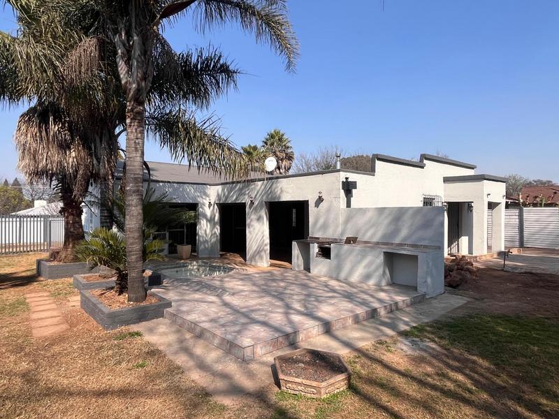 4 Bedroom Property for Sale in Wychwood Gauteng