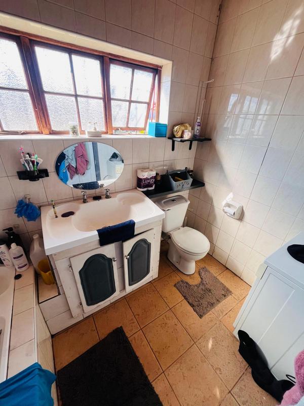 5 Bedroom Property for Sale in Wychwood Gauteng
