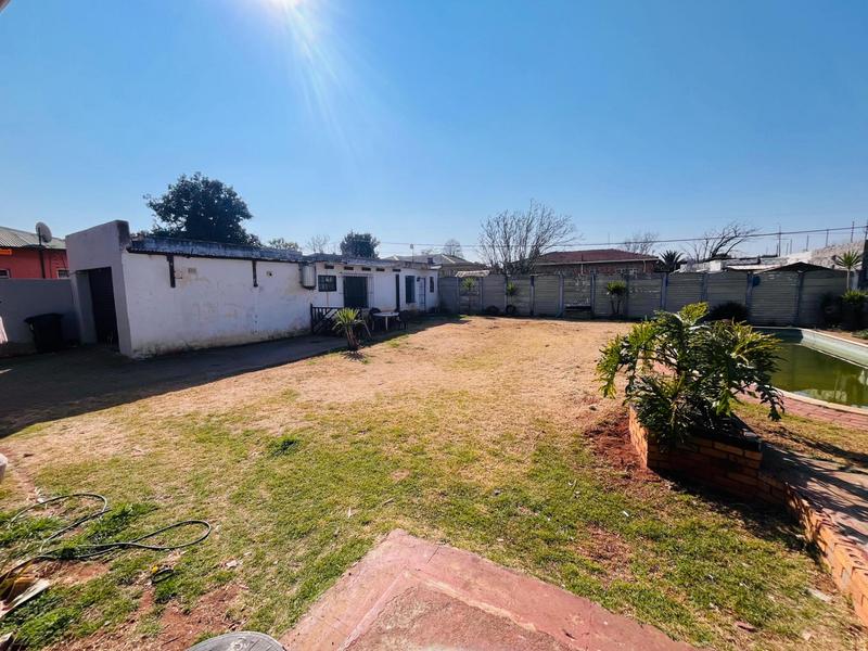 5 Bedroom Property for Sale in Wychwood Gauteng