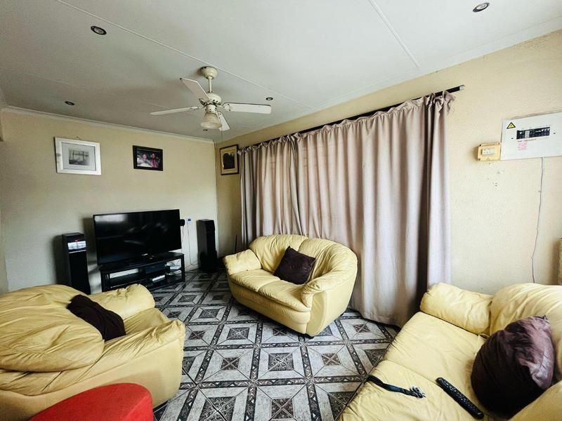 7 Bedroom Property for Sale in Birch Acres Gauteng