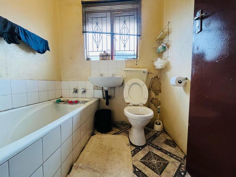 7 Bedroom Property for Sale in Birch Acres Gauteng
