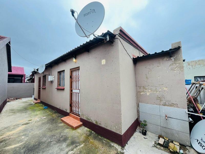 7 Bedroom Property for Sale in Birch Acres Gauteng