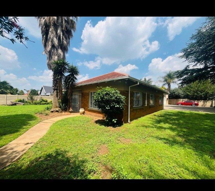4 Bedroom Property for Sale in Birchleigh Gauteng