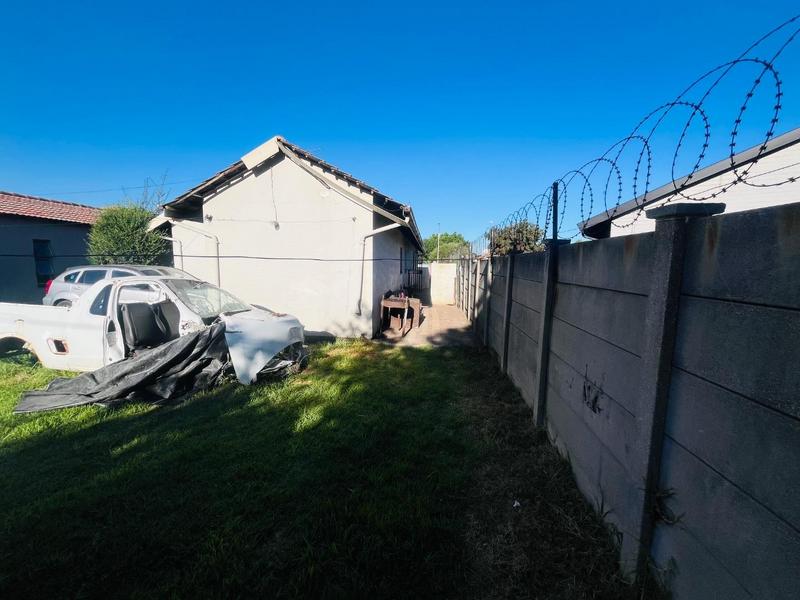 6 Bedroom Property for Sale in Cresslawn Gauteng