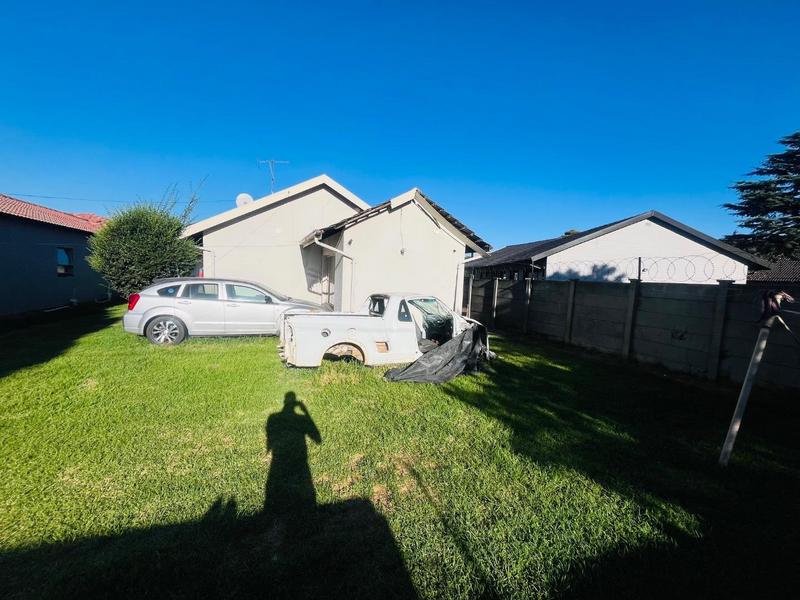 6 Bedroom Property for Sale in Cresslawn Gauteng