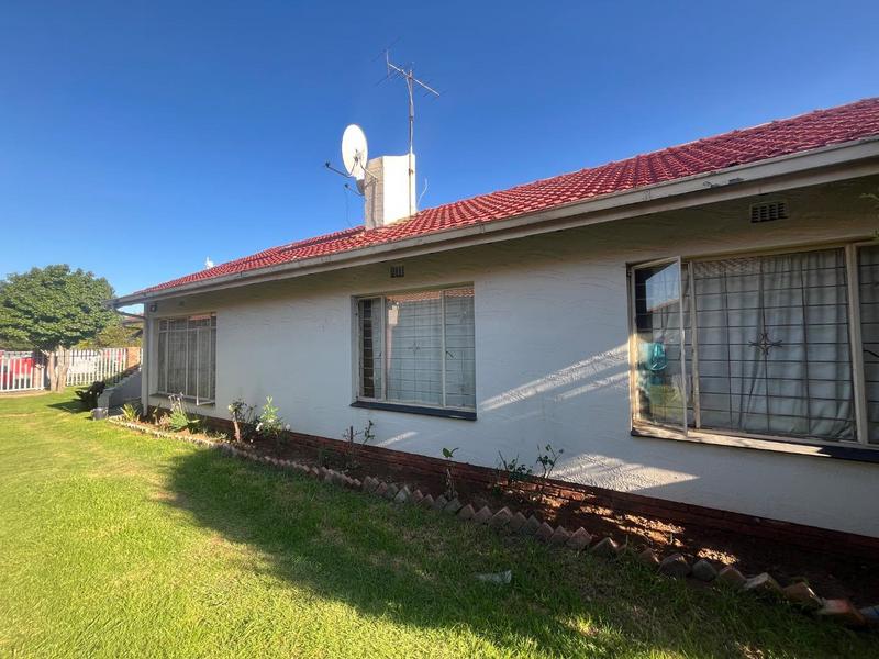 6 Bedroom Property for Sale in Cresslawn Gauteng