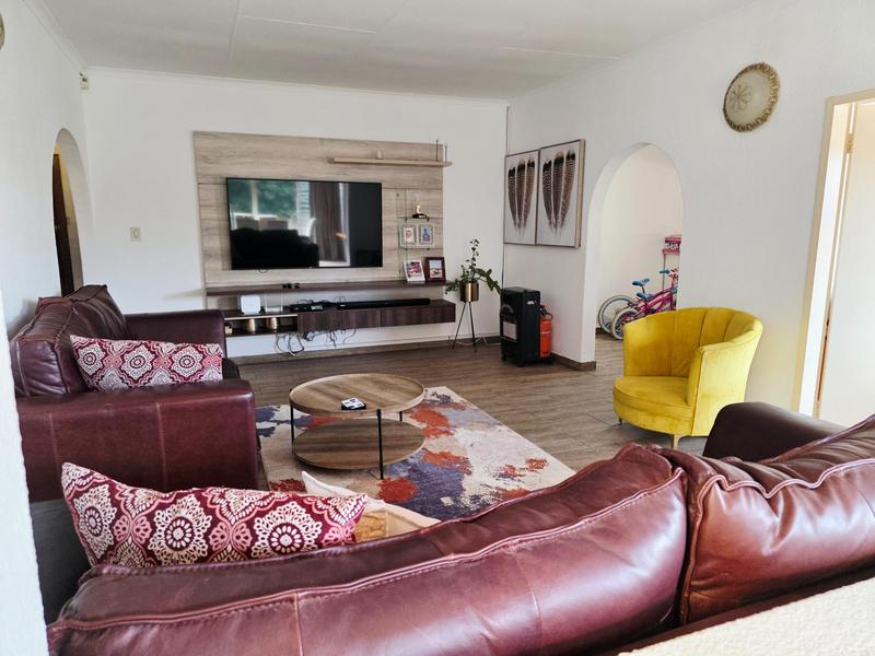 4 Bedroom Property for Sale in Glen Marais Gauteng