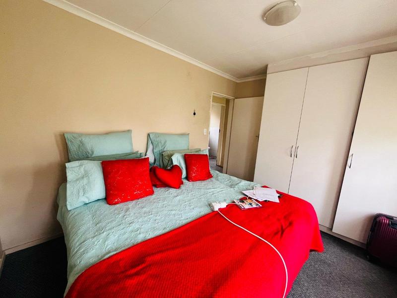 2 Bedroom Property for Sale in Rhodesfield Gauteng