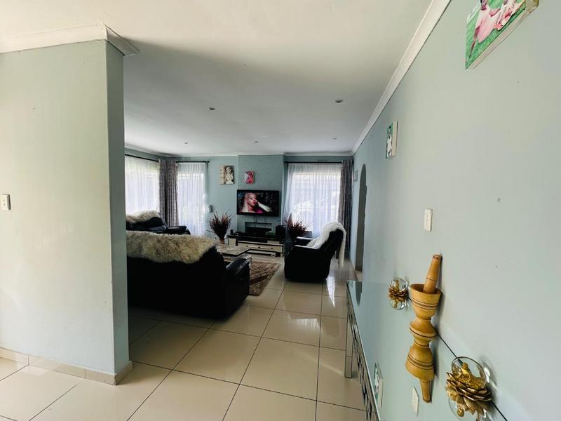 3 Bedroom Property for Sale in Rhodesfield Gauteng