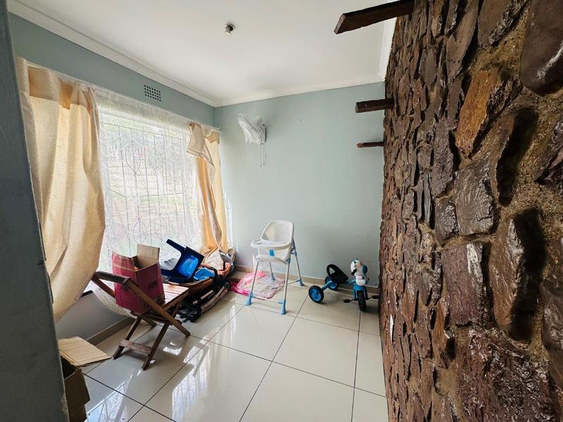 3 Bedroom Property for Sale in Rhodesfield Gauteng