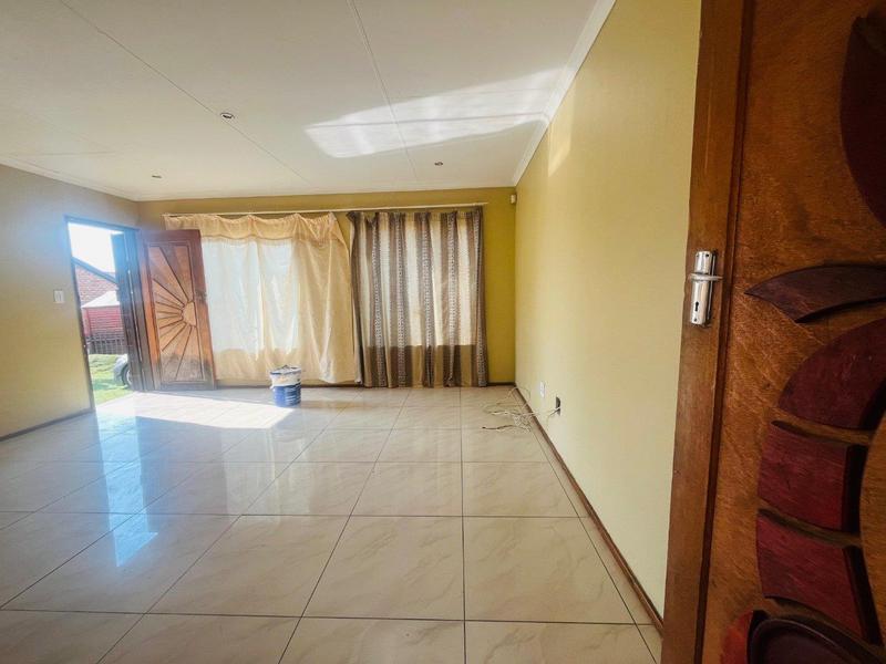 2 Bedroom Property for Sale in Terenure Gauteng
