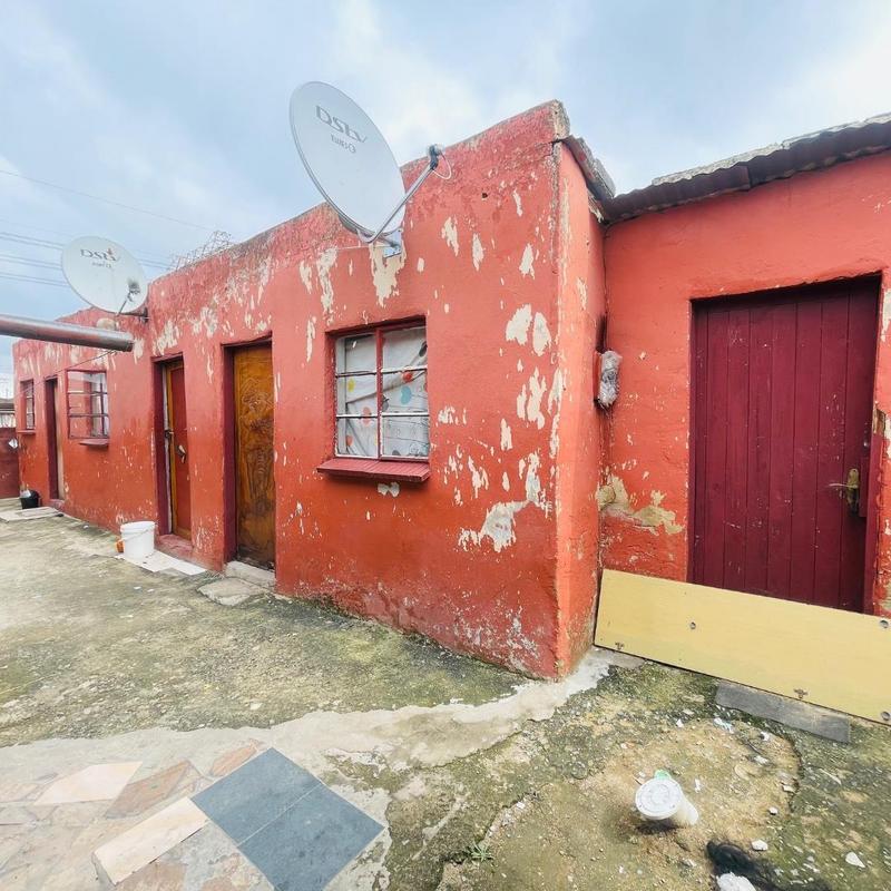 10 Bedroom Property for Sale in Entshonalanga Gauteng