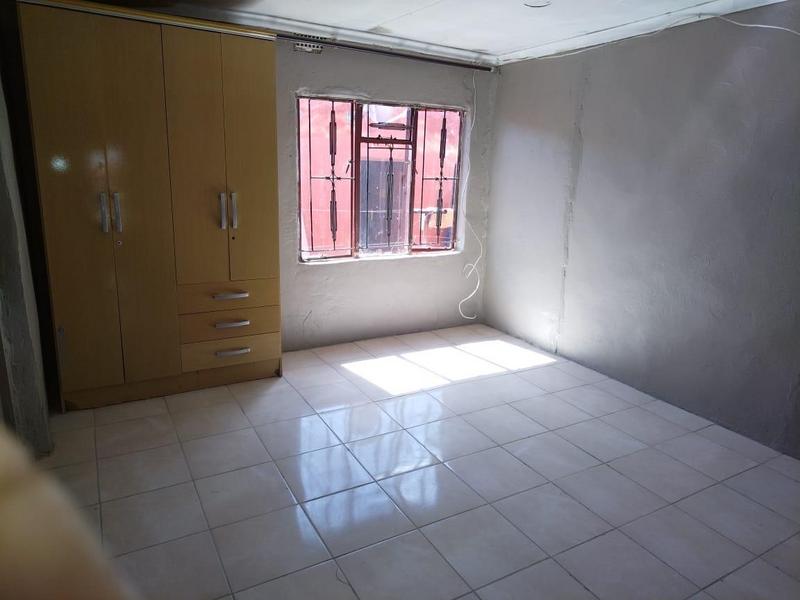 10 Bedroom Property for Sale in Entshonalanga Gauteng