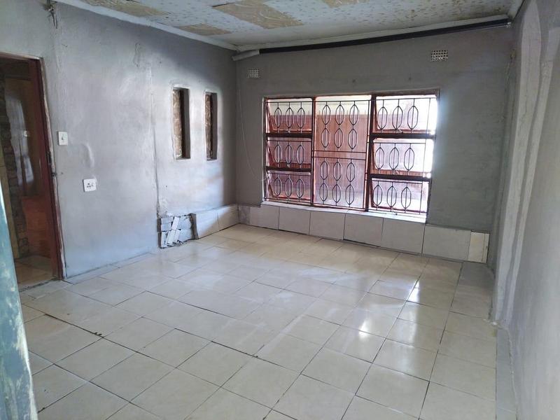 10 Bedroom Property for Sale in Entshonalanga Gauteng
